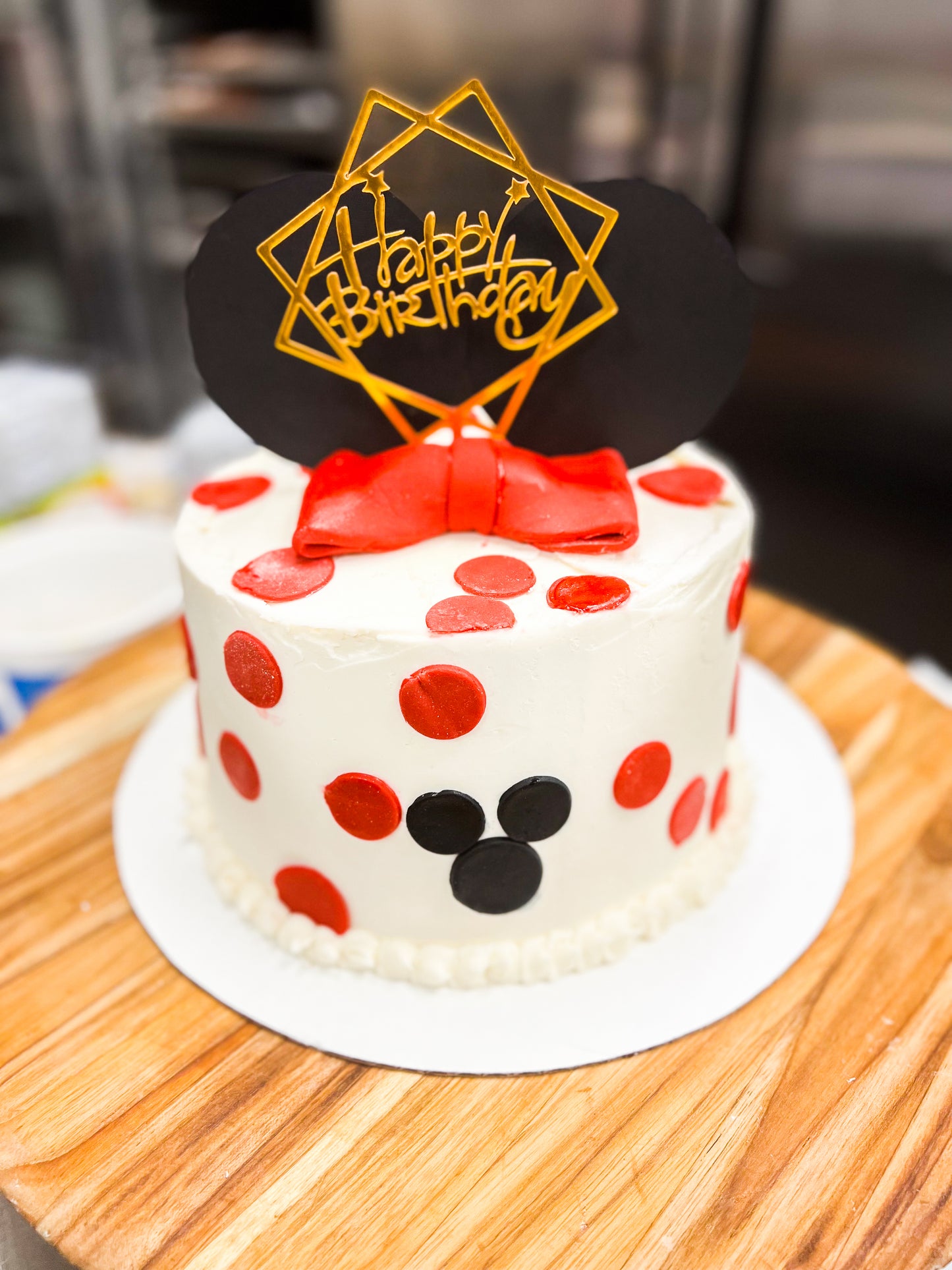 Madame B's Bakery - Customizable Cakes