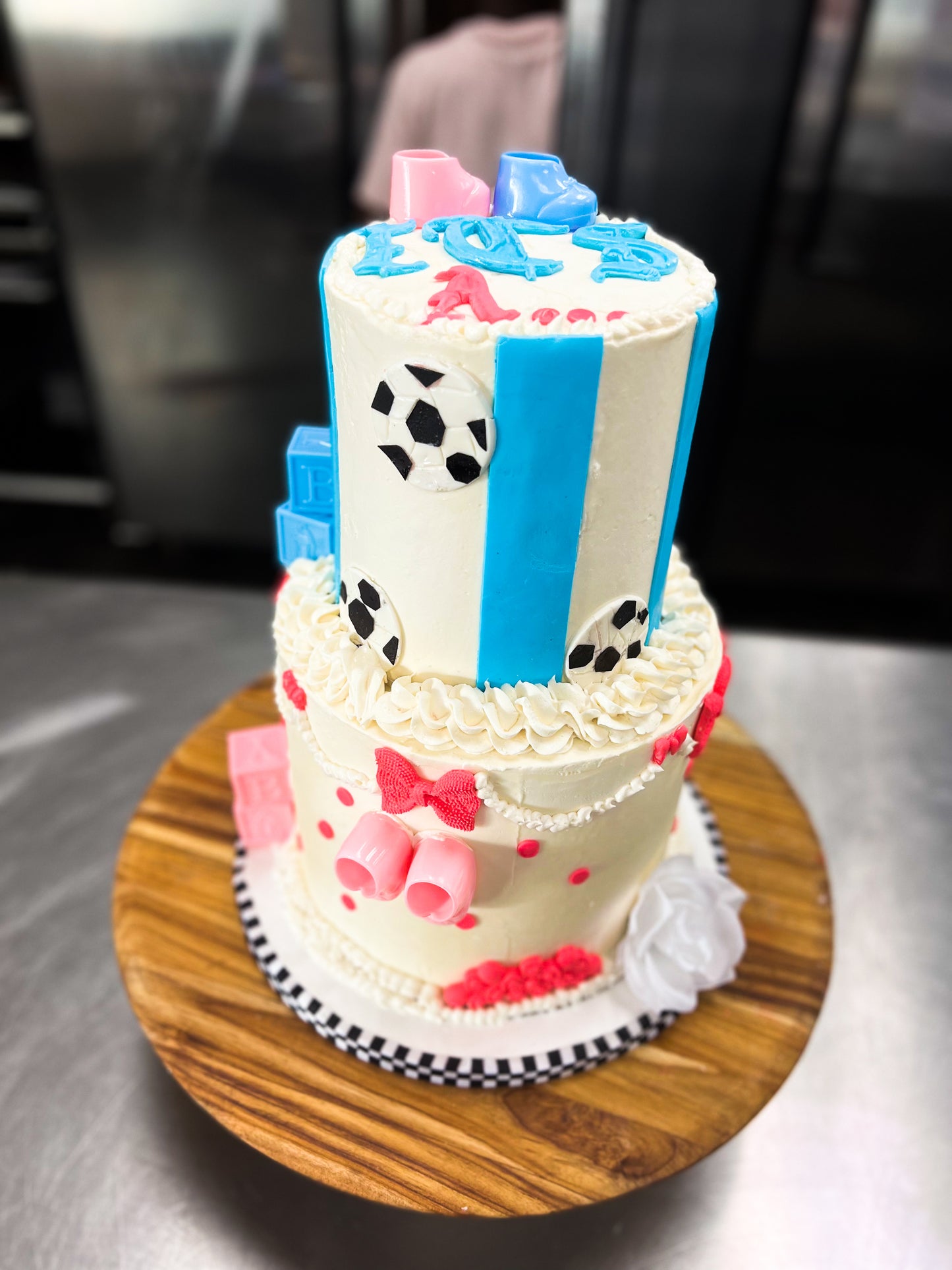 Madame B's Bakery - Customizable Cakes