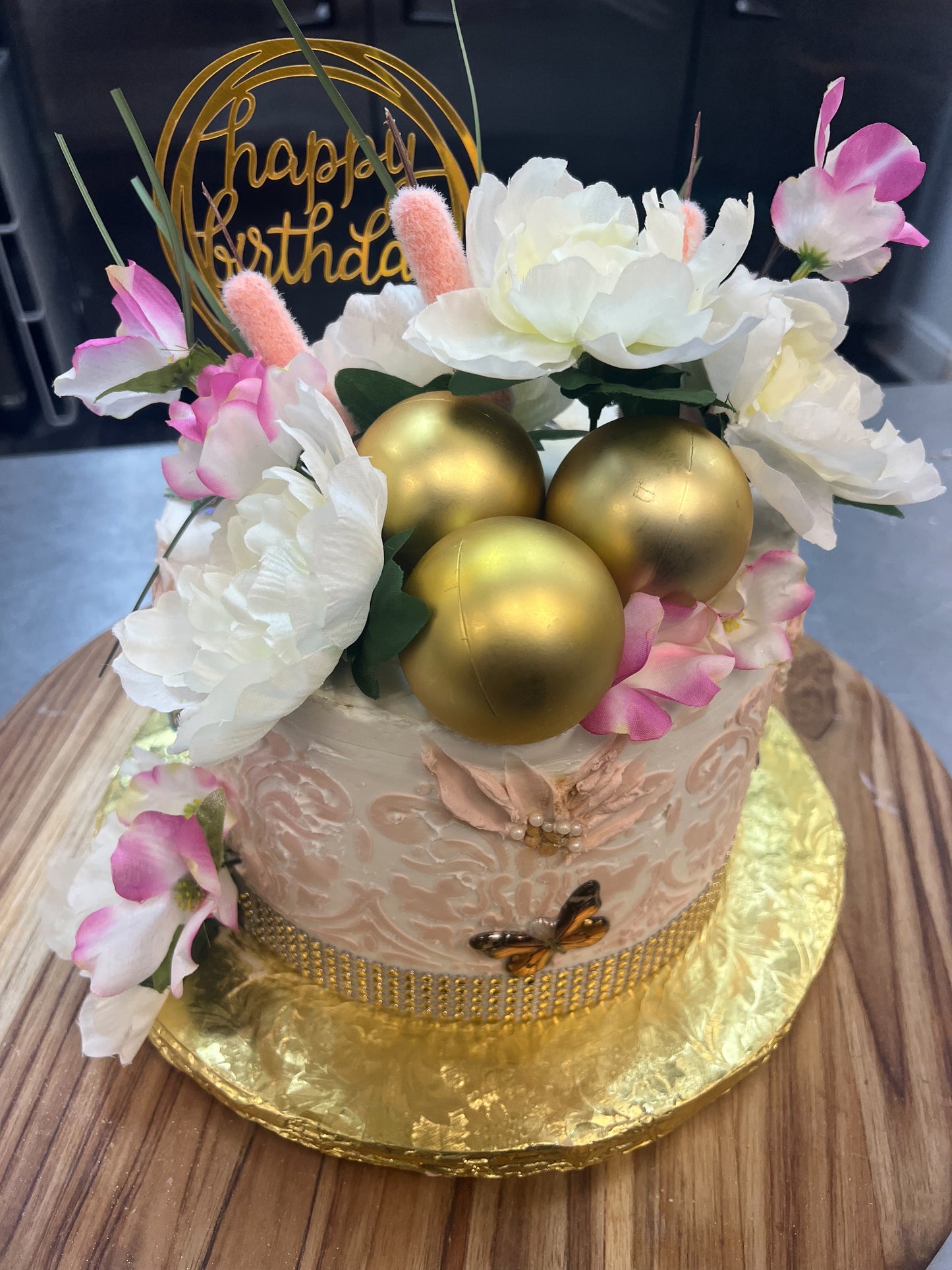 Madame B's Bakery - Customizable Cakes