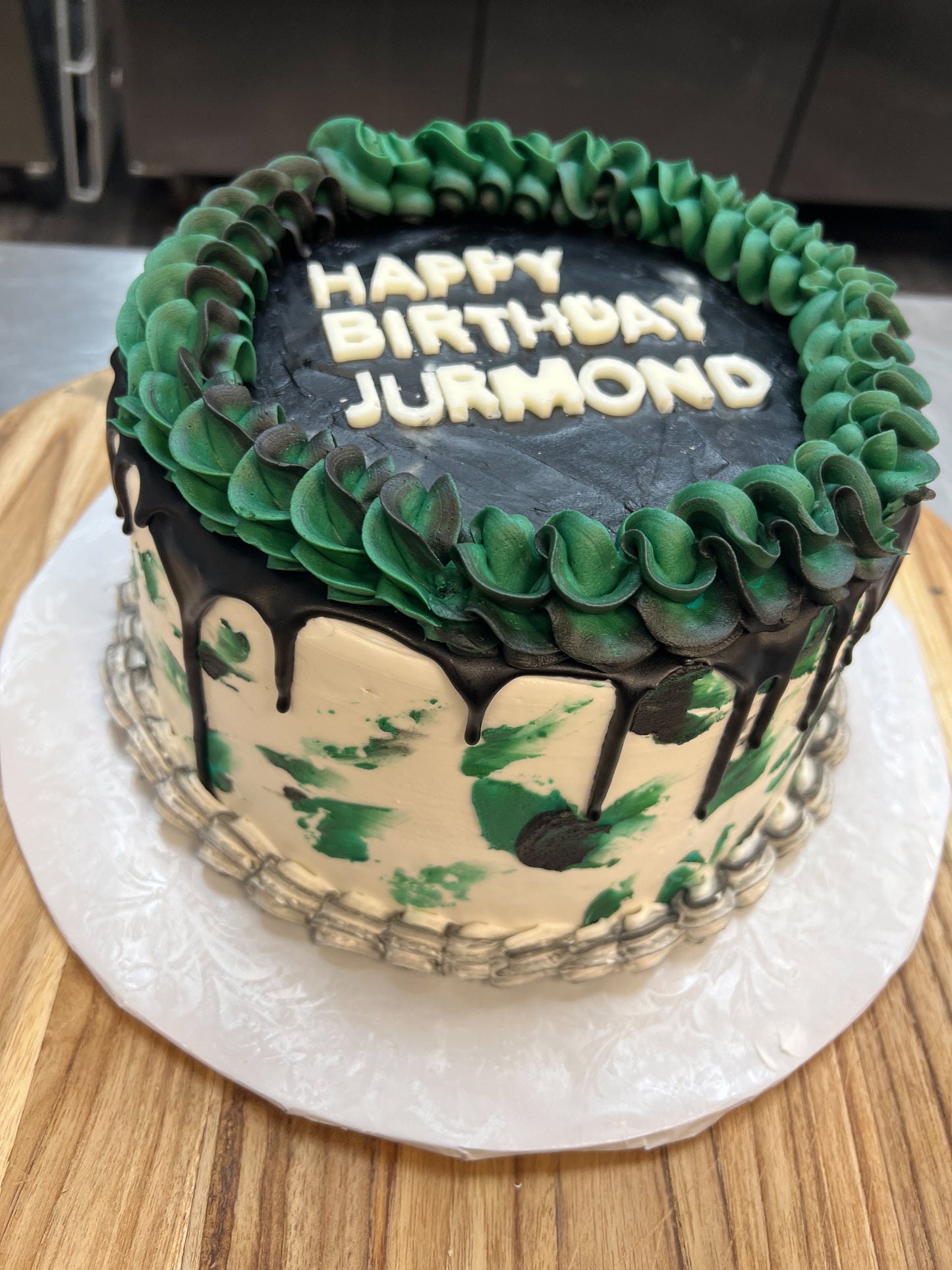 Madame B's Bakery - Customizable Cakes